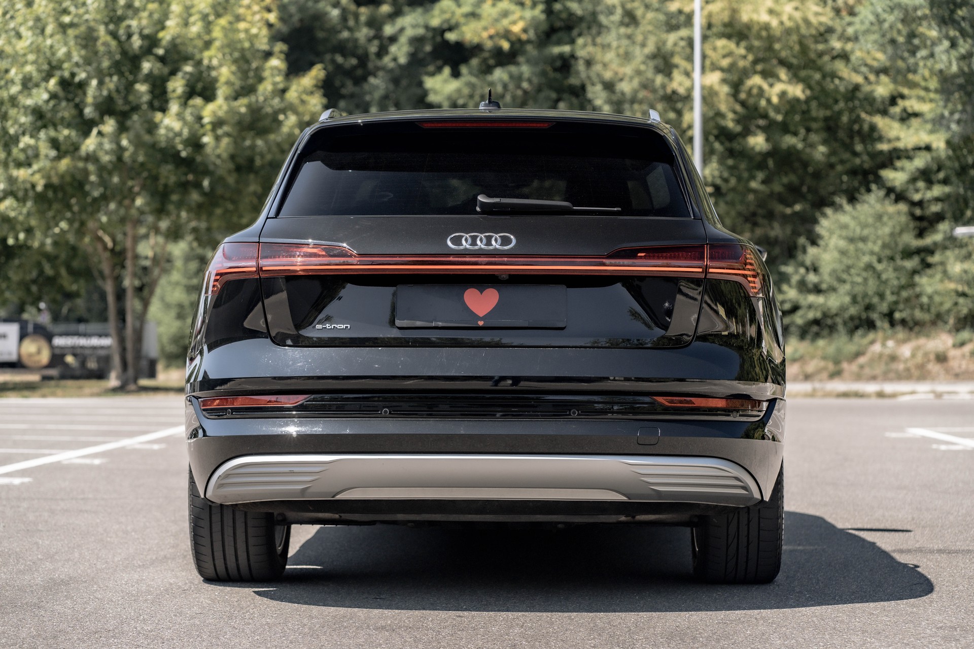 AUDI e-tron 55 Advanced quattro * FRISCH AB MFK & SERVICE * NEUE REIFEN * SOH 91,3 % *-image-4