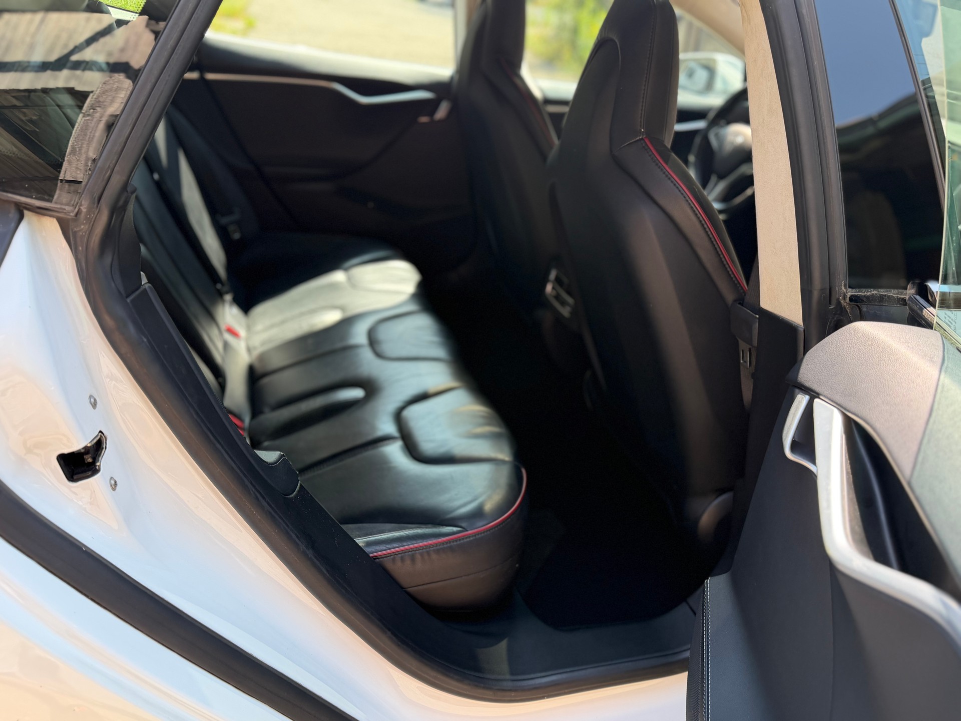 TESLA Model S 85 Signature Performance 85-image-10