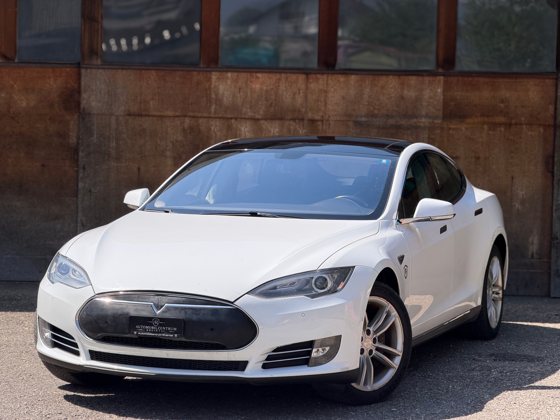 TESLA Model S 85 Signature Performance 85