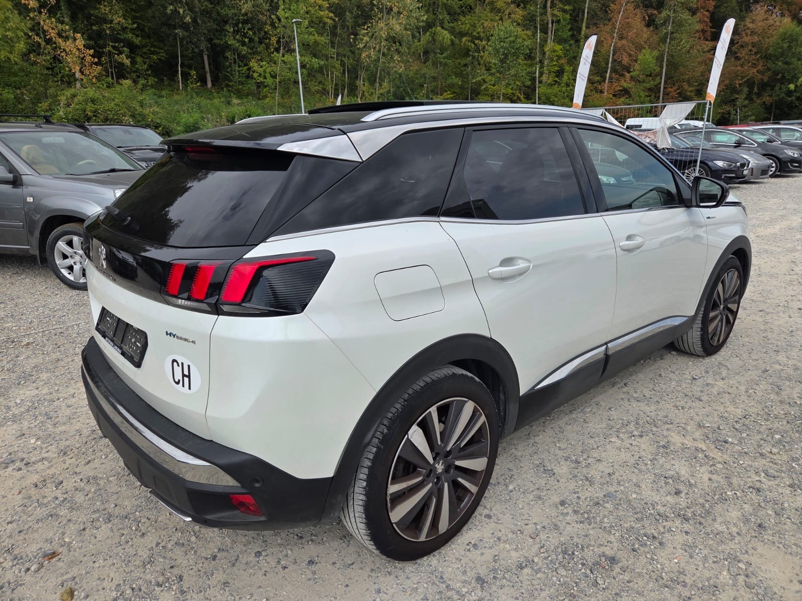 PEUGEOT 3008 300e Hybrid4 GT EAT8-image-4