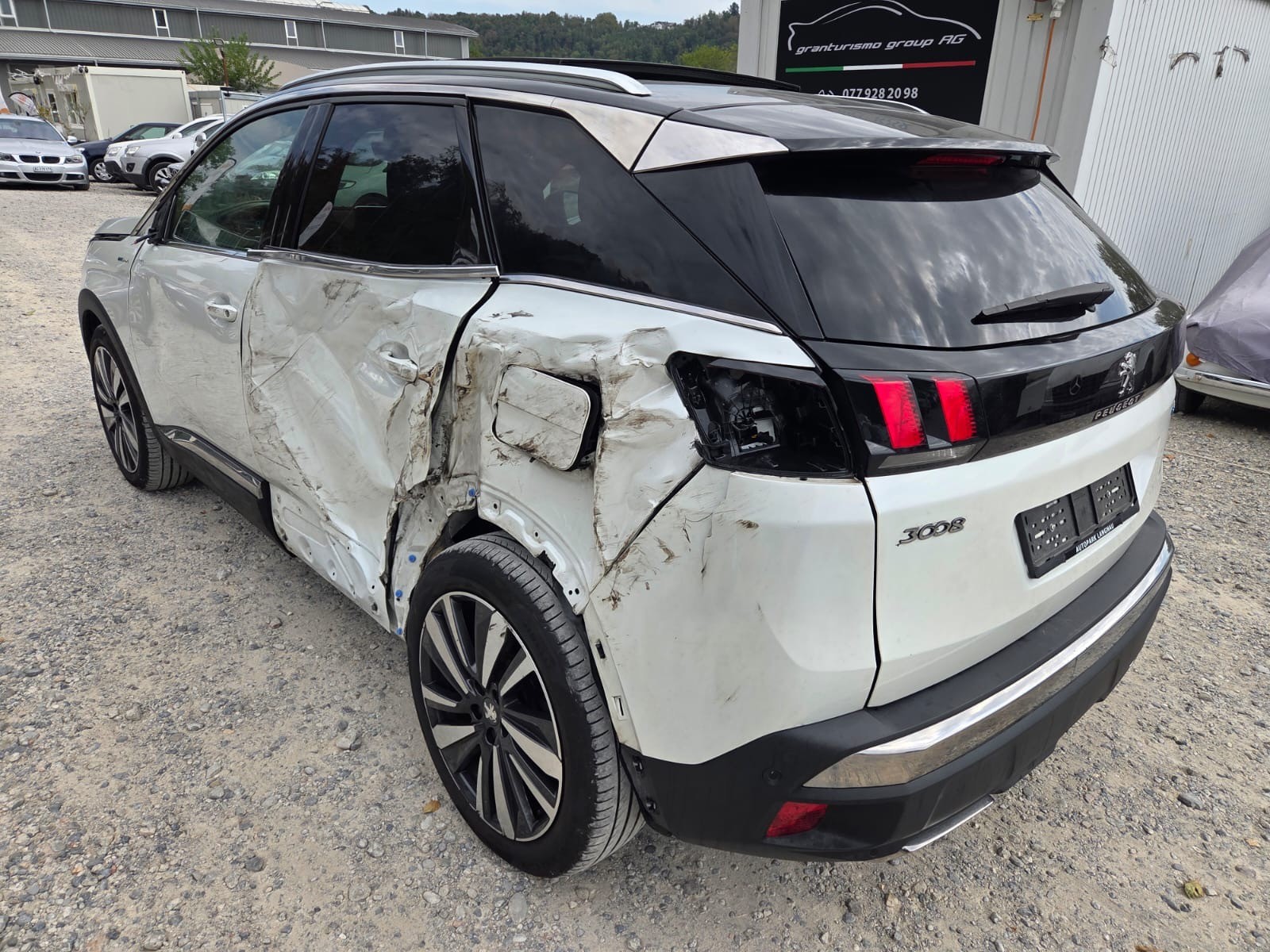 PEUGEOT 3008 300e Hybrid4 GT EAT8-image-5