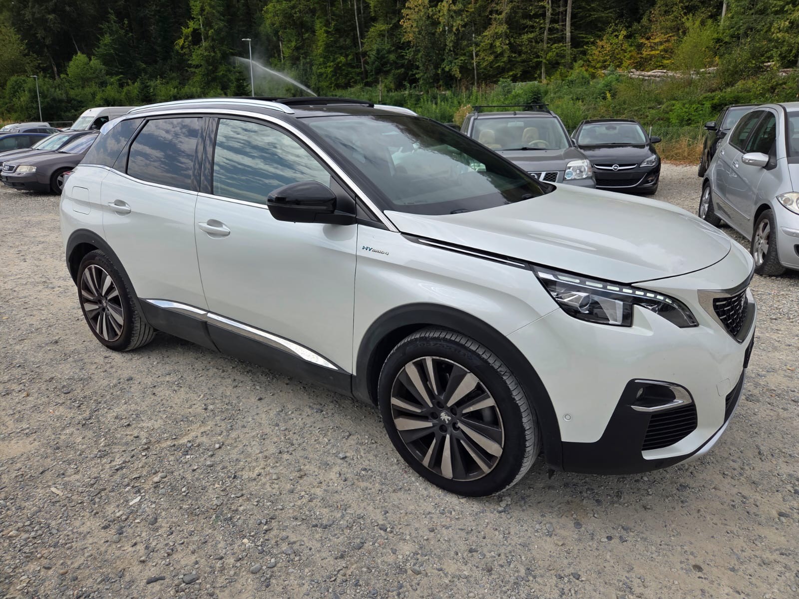PEUGEOT 3008 300e Hybrid4 GT EAT8-image-2