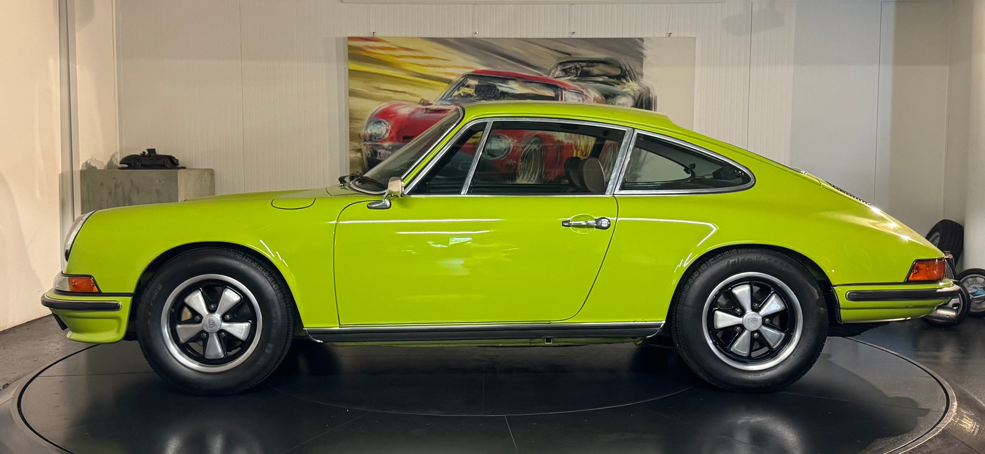PORSCHE 911 S 2.4-showroom-element-1
