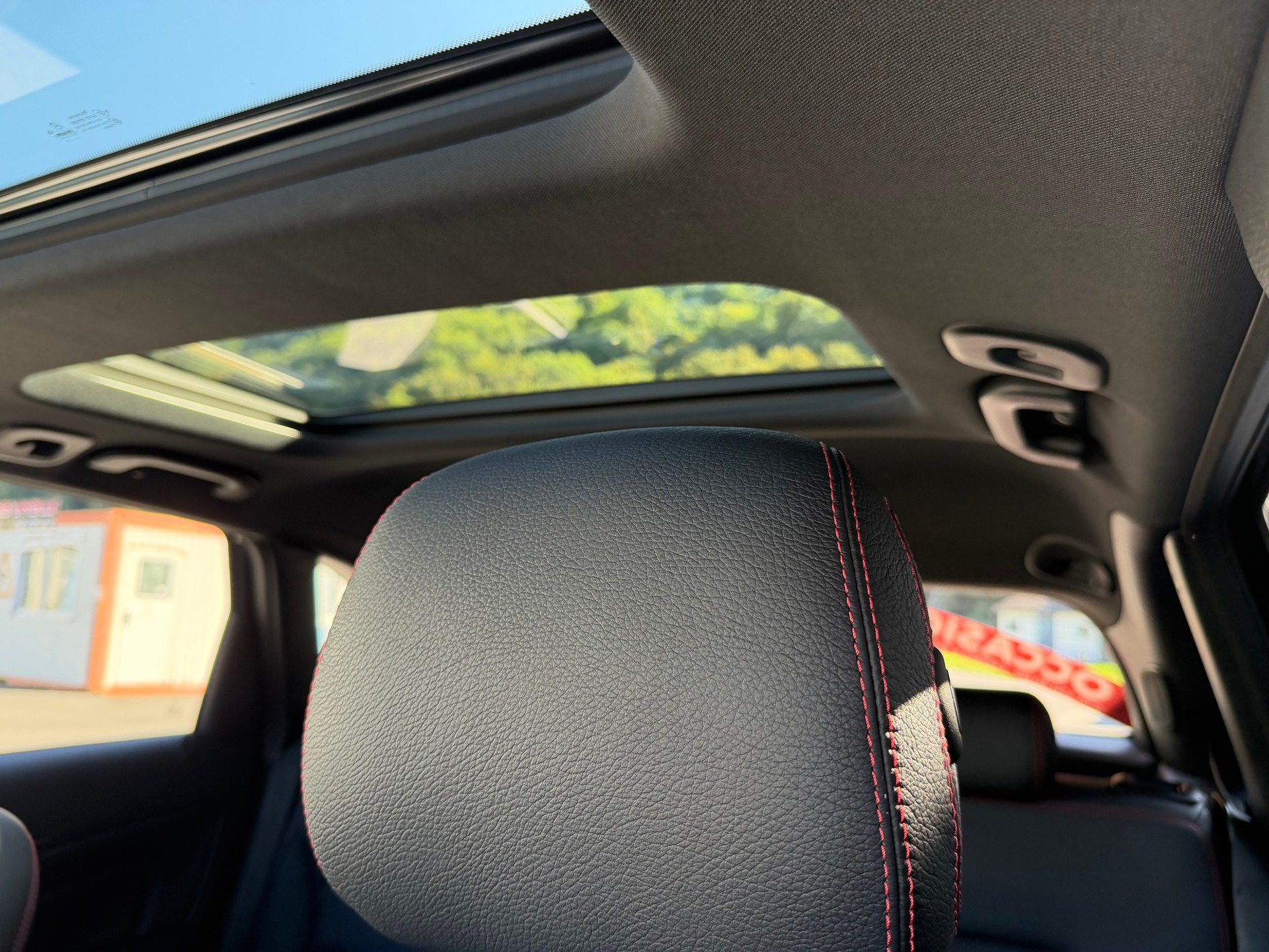 MERCEDES-BENZ B 220 AMG Line 4Matic 7G-DCT-image-27