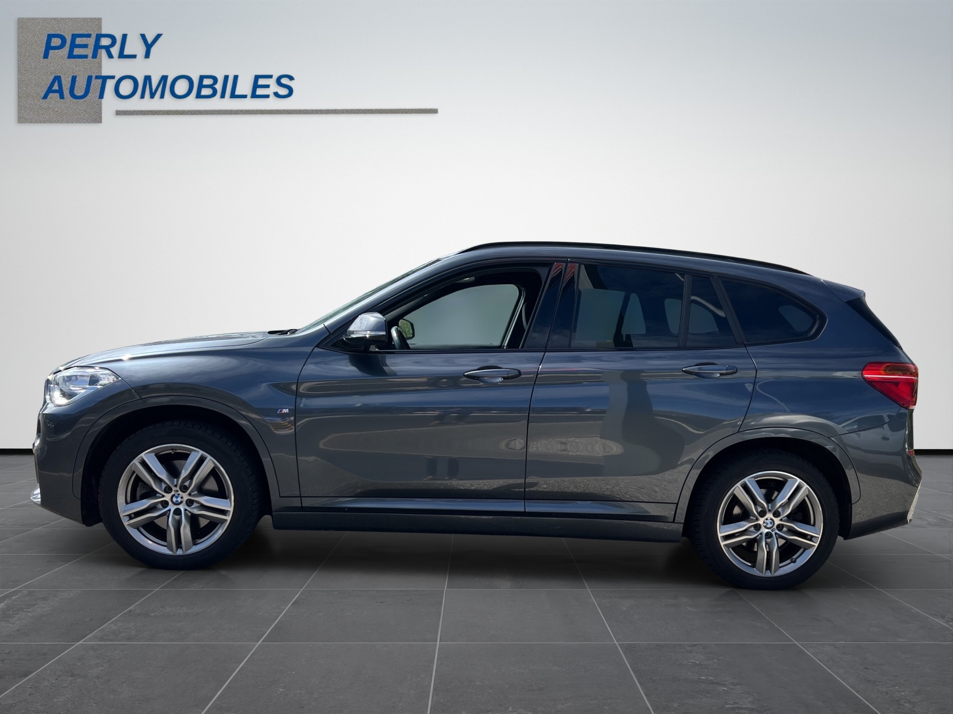 BMW X1 20d xDrive SAG-showroom-element-2
