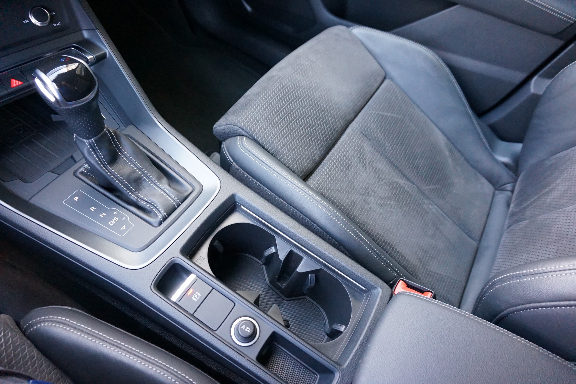 AUDI Q3 Sportback 35 TFSI S line S-tronic-image-12