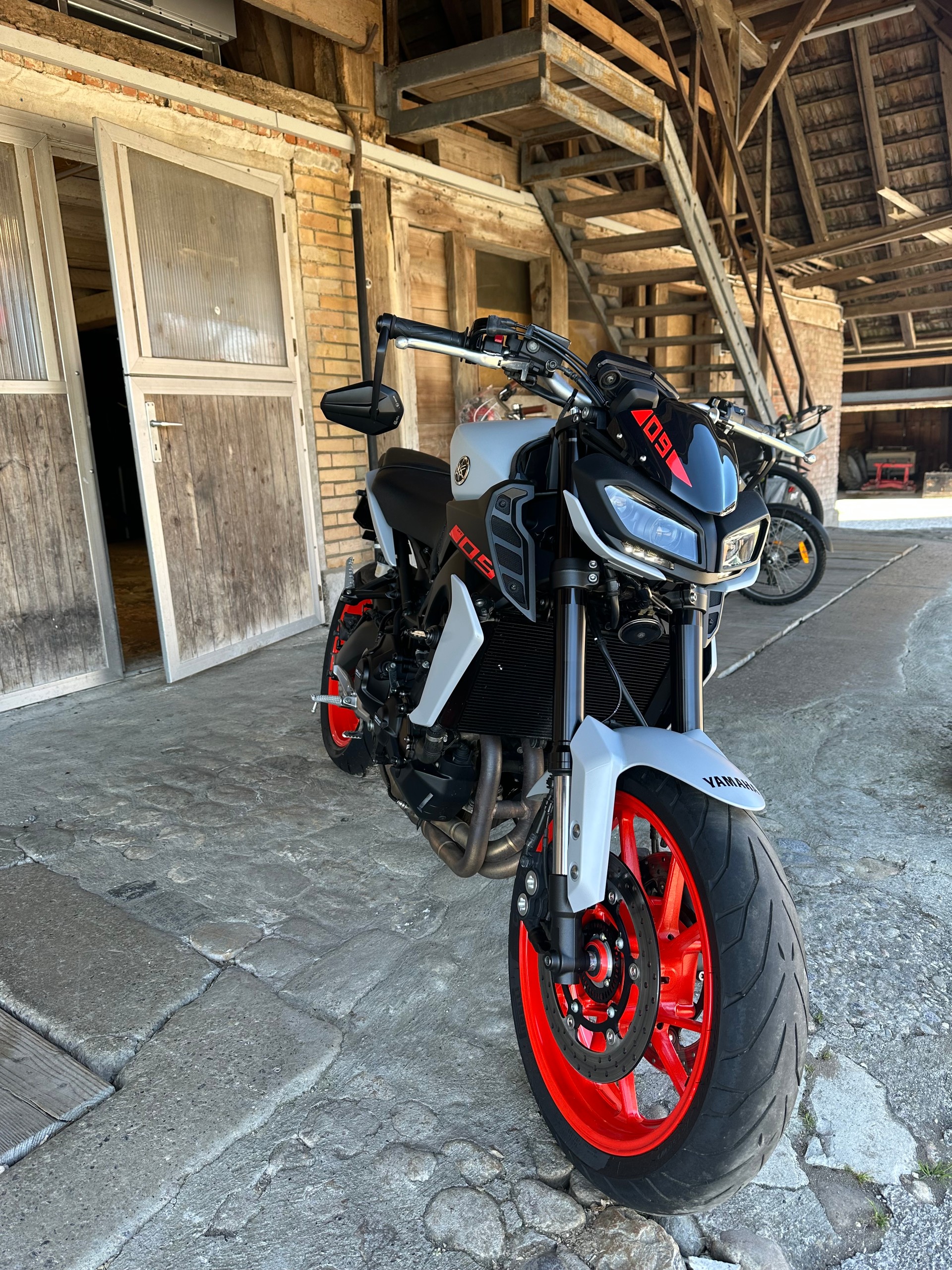 YAMAHA MT-09 ABS-image-0