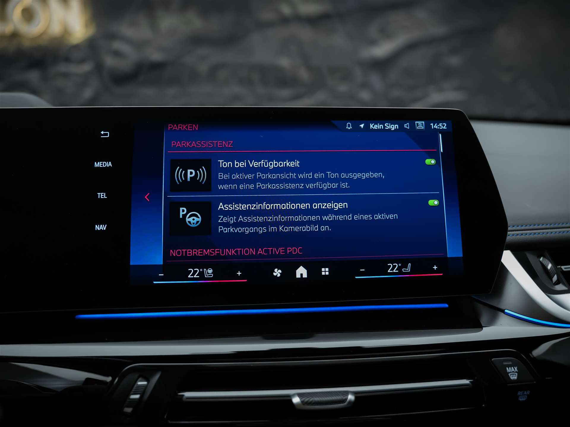 BMW X1 xDrive M35i *Werksgarantie*Panorama*Head-Up*Harman/Kardon*AHK*-image-39