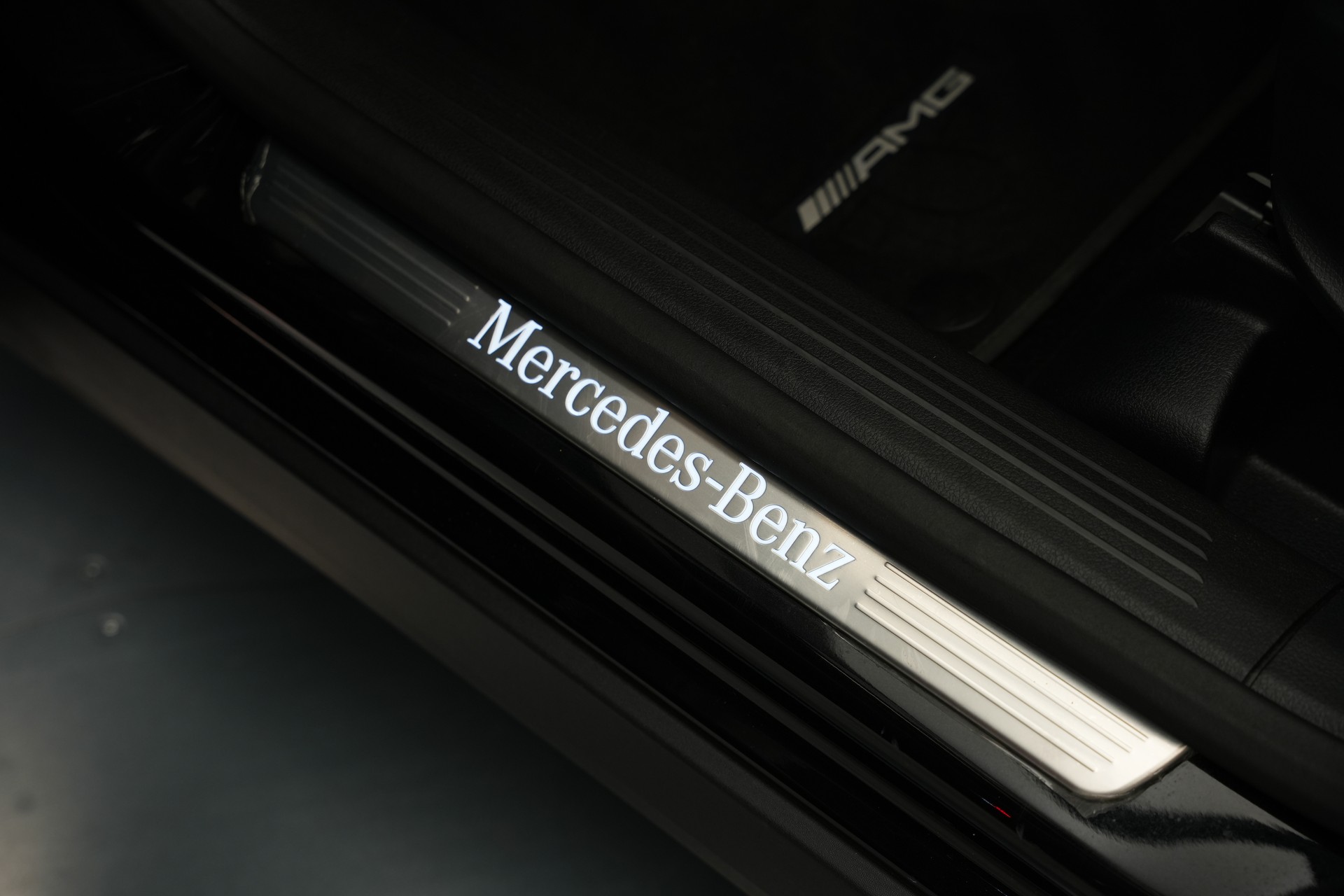 MERCEDES-BENZ GLA 220d 4Matic AMG Line 8G-DCT *CH-Fahrzeug*-image-30