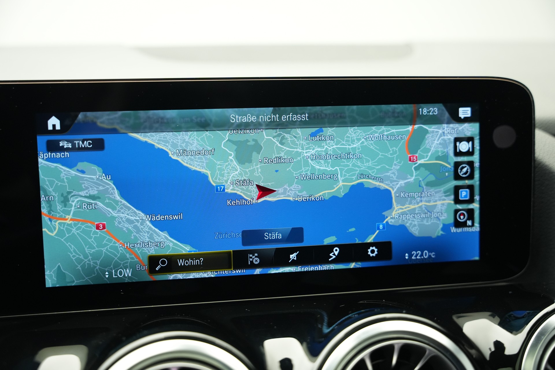 MERCEDES-BENZ GLA 220d 4Matic AMG Line 8G-DCT *CH-Fahrzeug*-image-25
