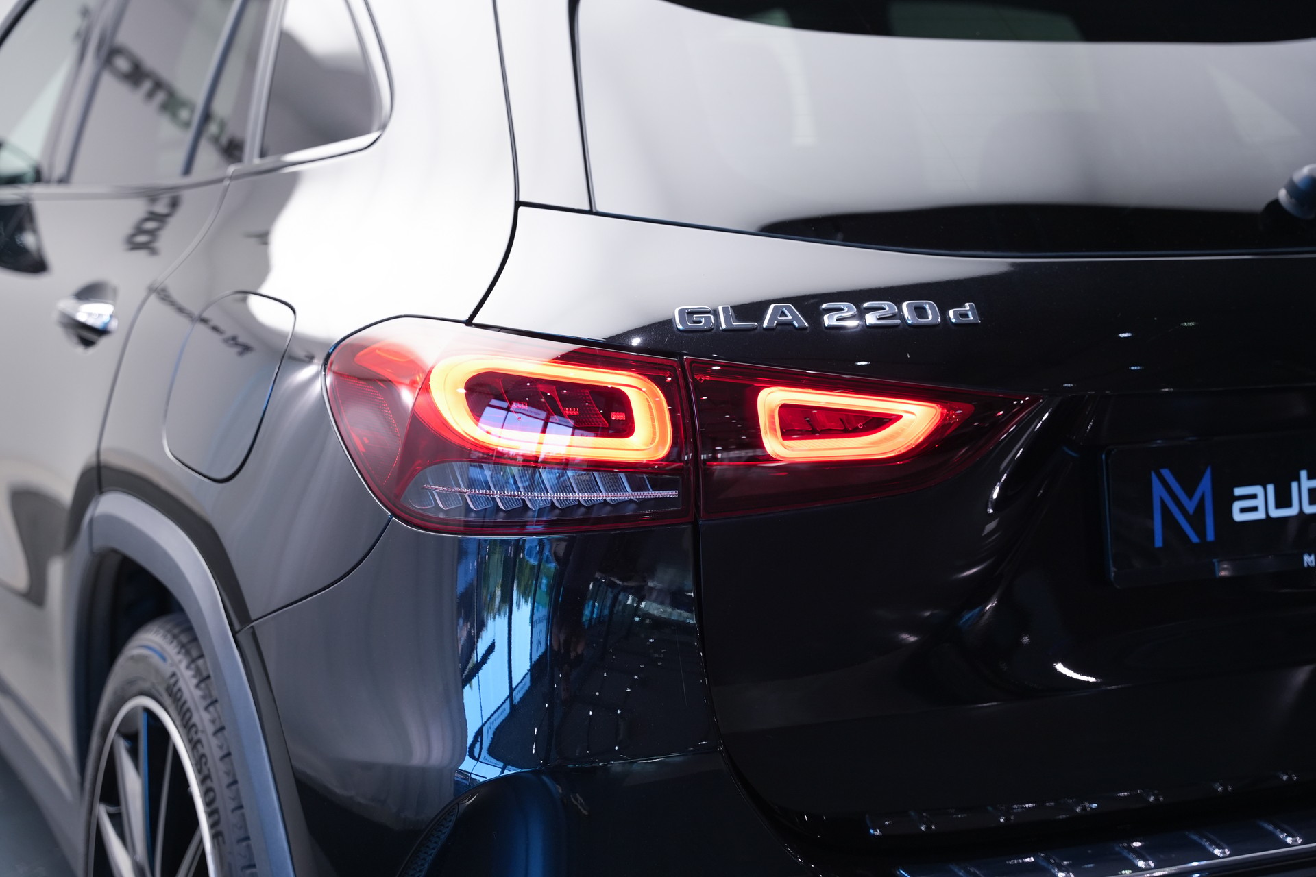 MERCEDES-BENZ GLA 220d 4Matic AMG Line 8G-DCT *CH-Fahrzeug*-image-38