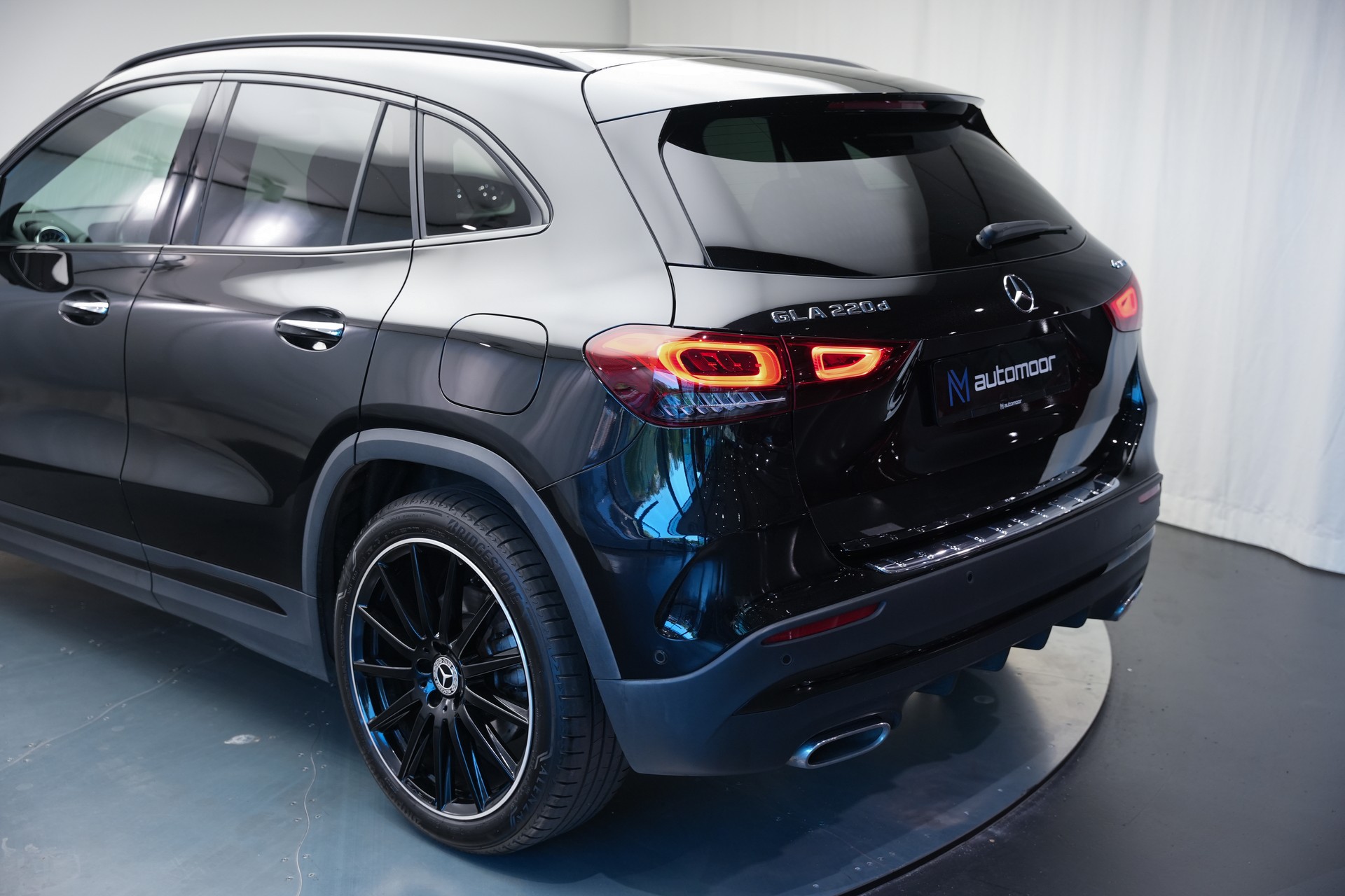 MERCEDES-BENZ GLA 220d 4Matic AMG Line 8G-DCT *CH-Fahrzeug*-image-39