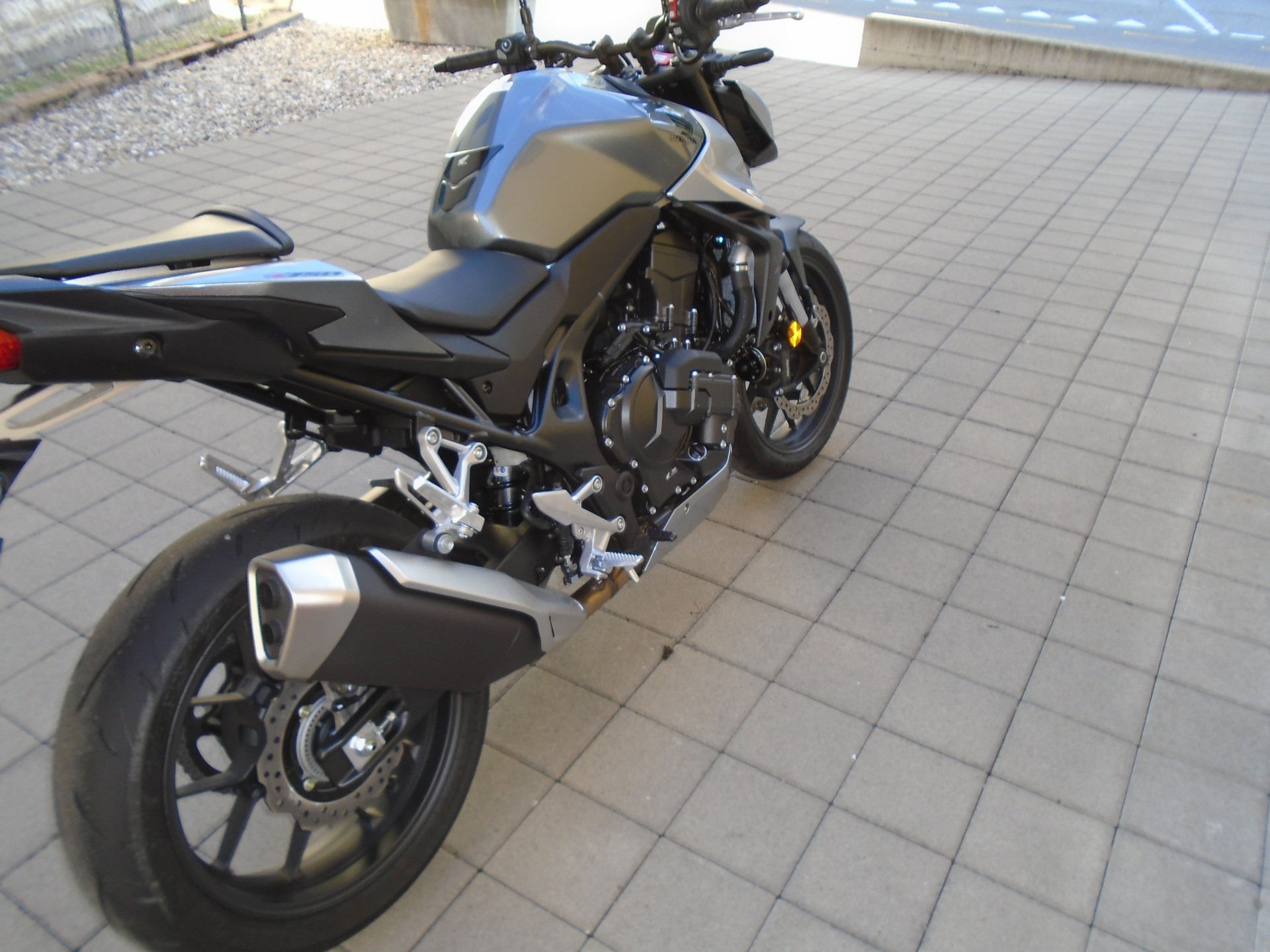 HONDA CB 750 Hornet-image-1