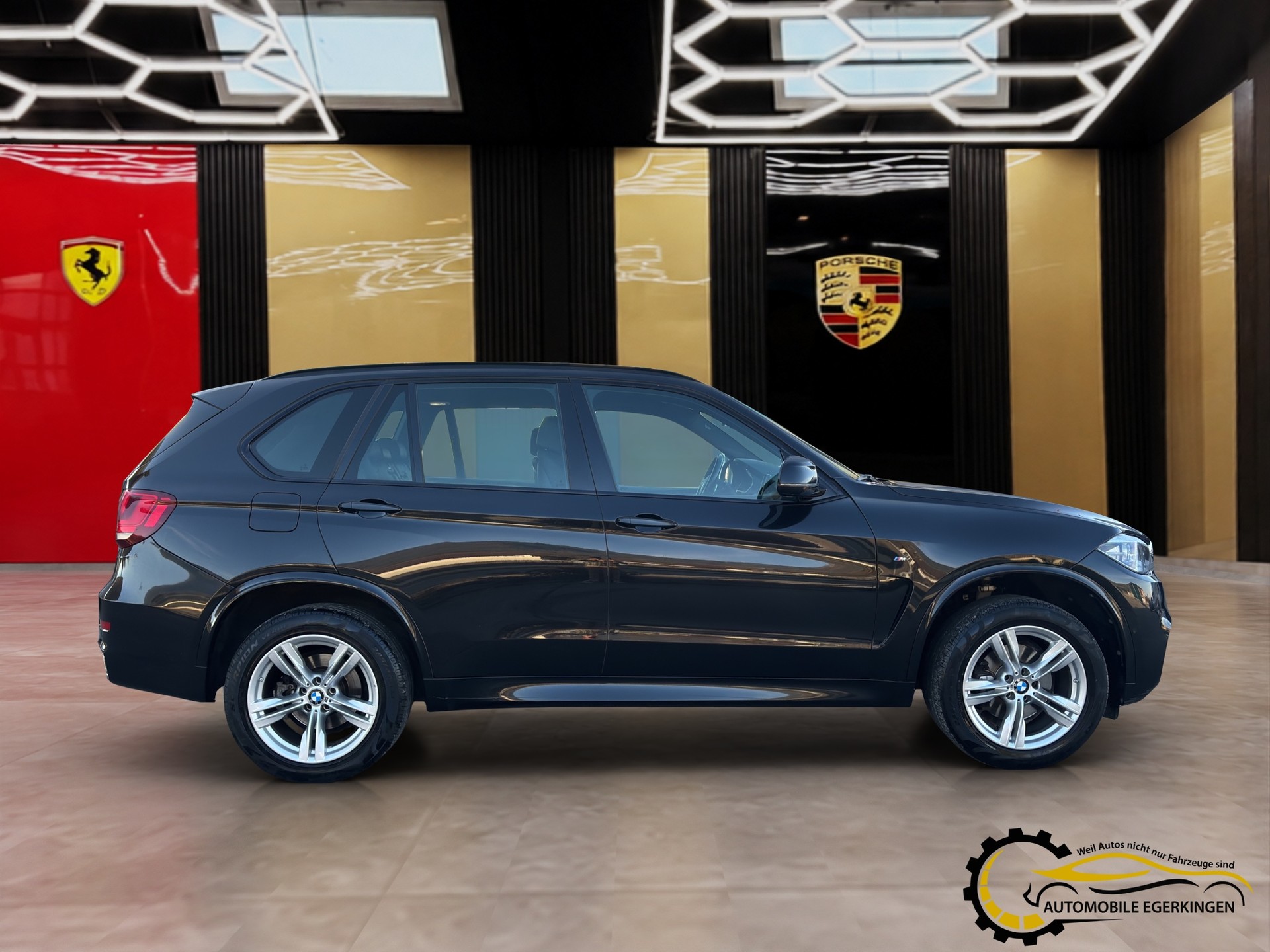 BMW X5 30d xDrive SAG M-Paket-showroom-element-3