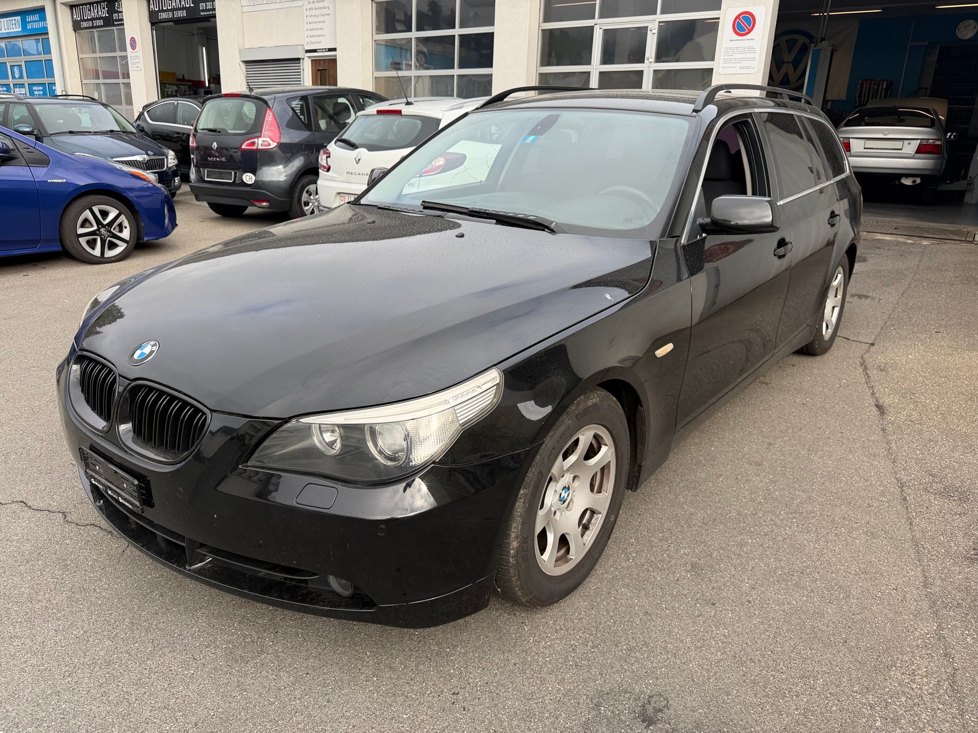 BMW 225-image-2