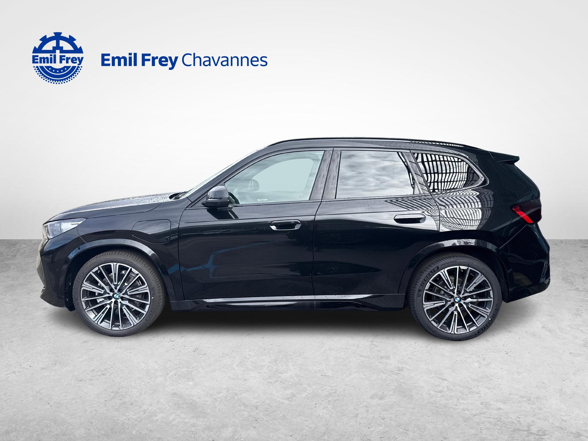 BMW X1 U11 25e xDrive Kit sport M-showroom-element-1