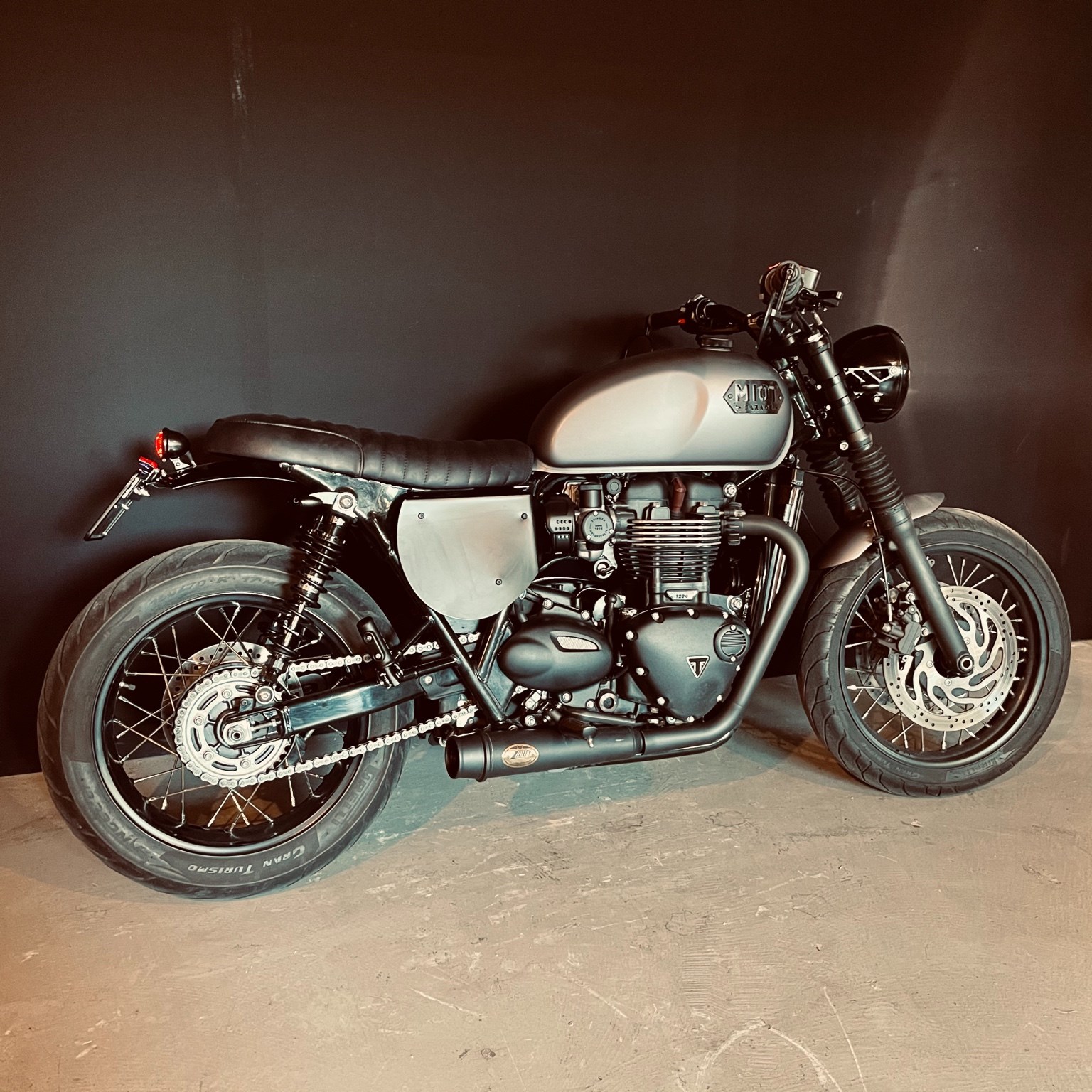 TRIUMPH Bonneville T120 Black-image-0