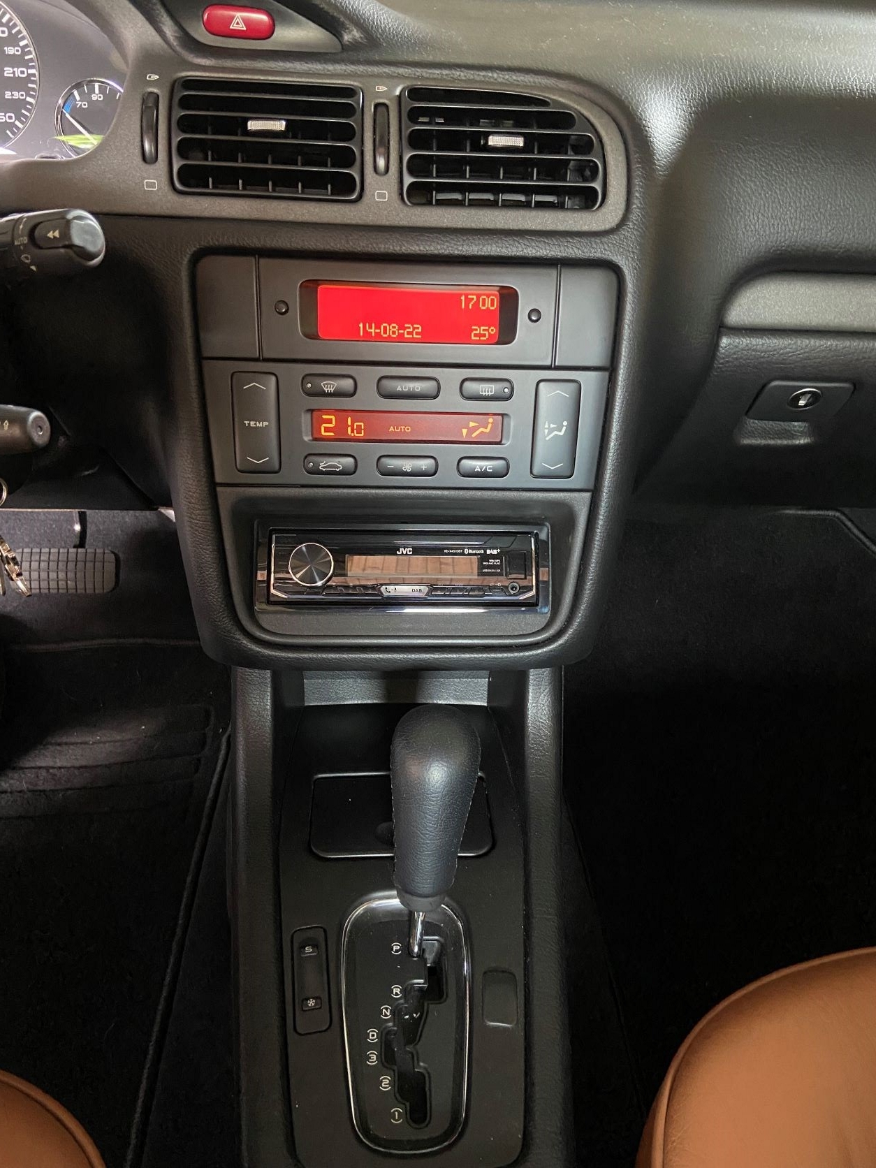 PEUGEOT 406 Coupé 3.0 V6 Pack-image-9