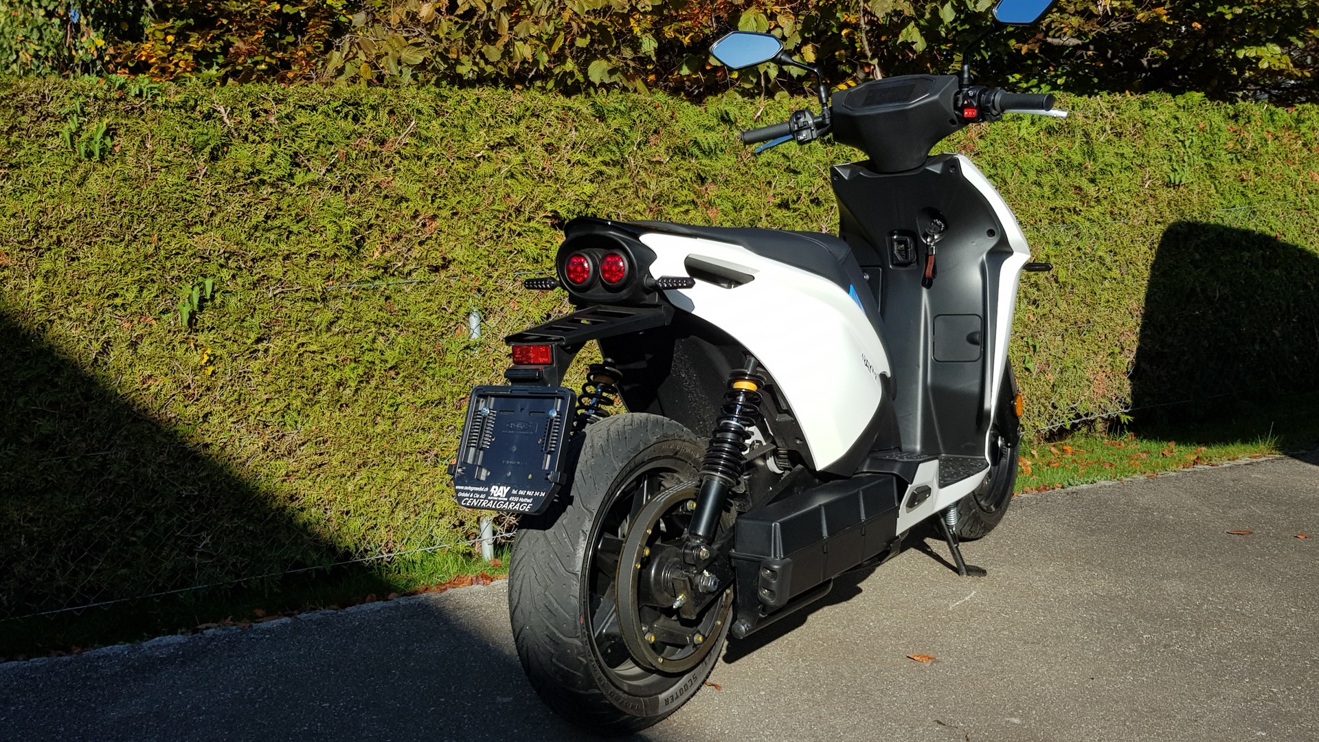 RAY Ray 7.7 1.8 KW Charger-image-1