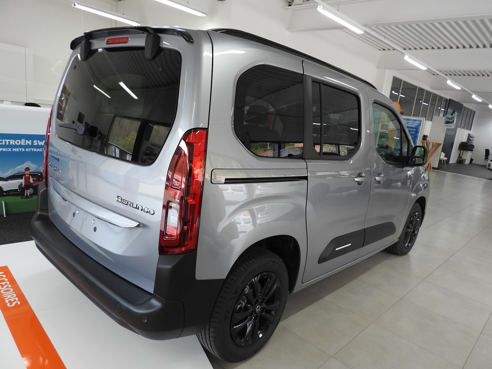 CITROEN Berlingo 1.5 BlueHDi Max EAT8-image-3