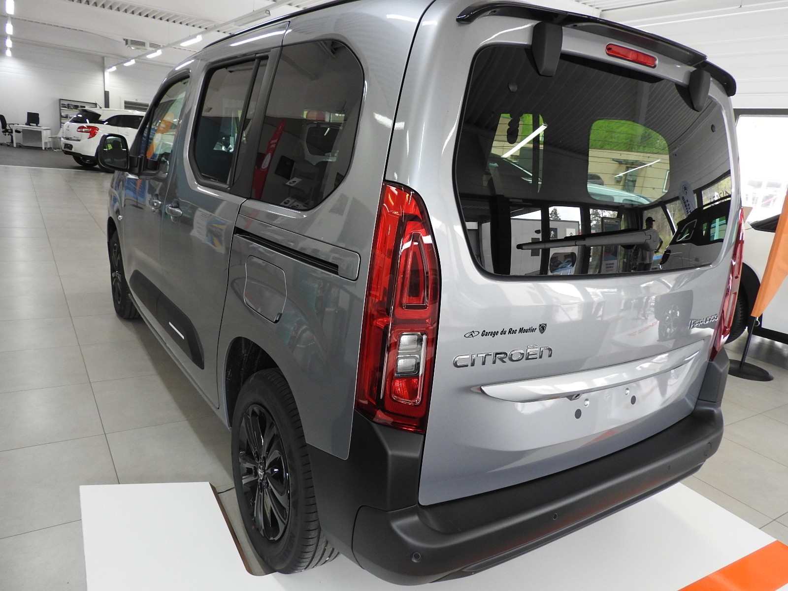 CITROEN Berlingo 1.5 BlueHDi Max EAT8-image-4