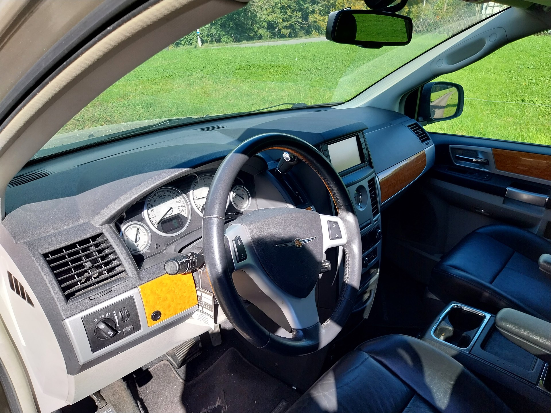 CHRYSLER Grand Voyager 2.8 CRD Limited Automatic-image-2