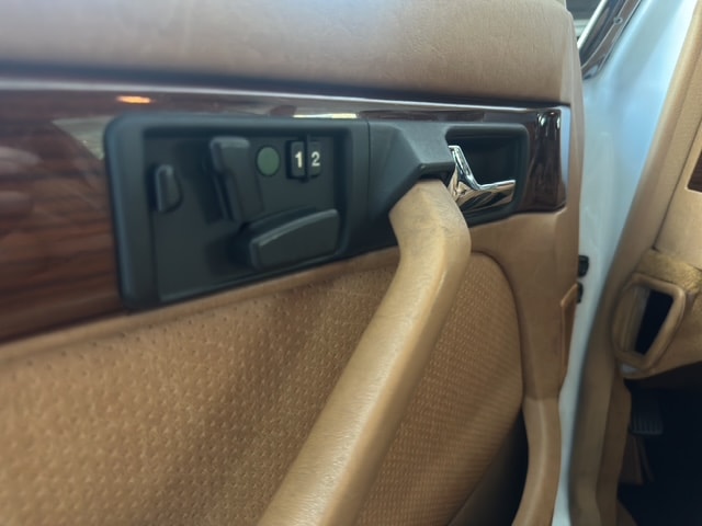 MERCEDES-BENZ 500 SE-image-35