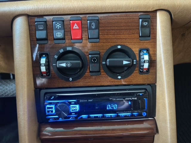 MERCEDES-BENZ 500 SE-image-38