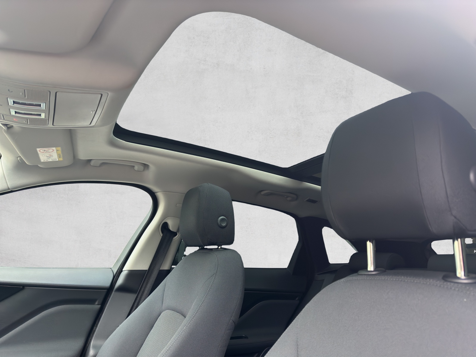 JAGUAR F-Pace 2.0d Pure AWD Automatik-image-13