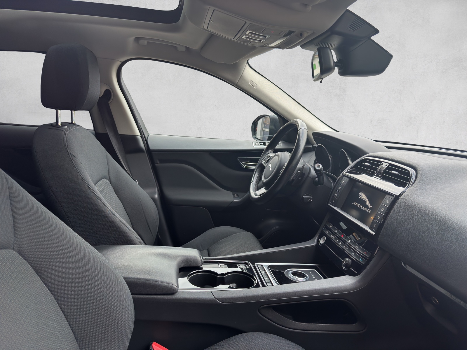 JAGUAR F-Pace 2.0d Pure AWD Automatik-image-10
