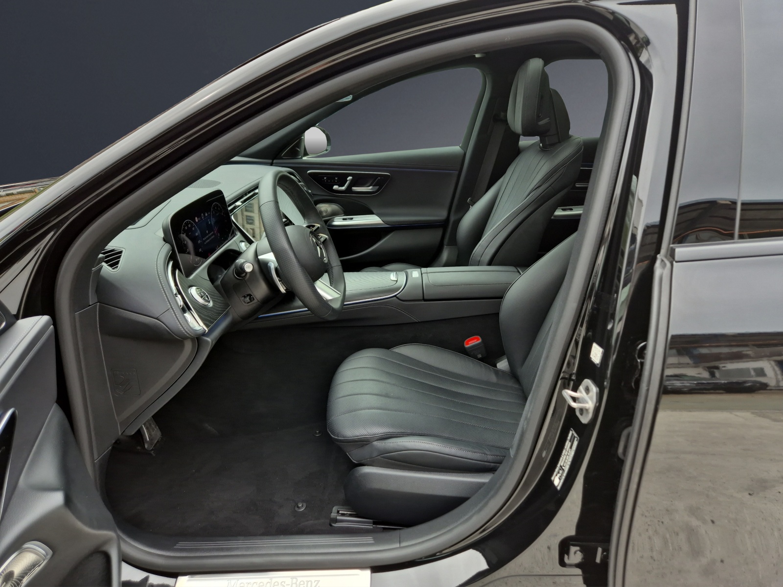 MERCEDES-BENZ E 200 9G-Tronic 4Matic-image-5