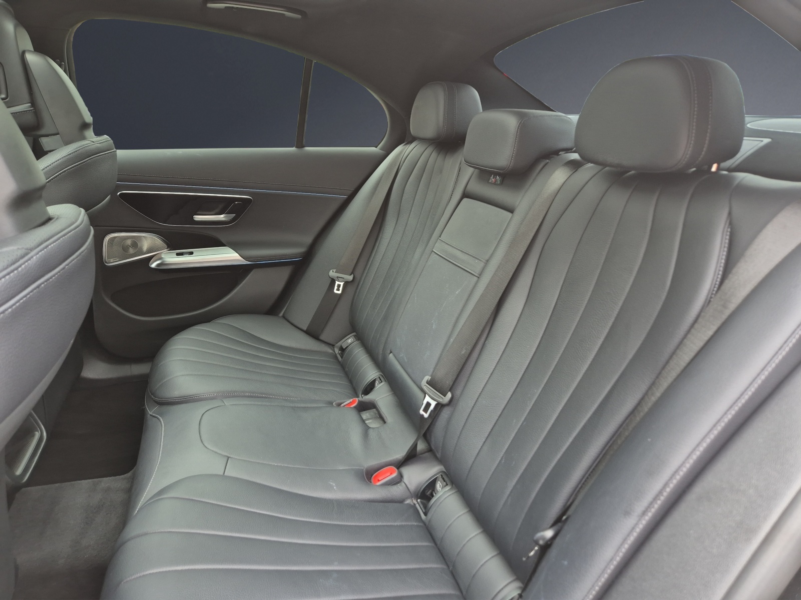 MERCEDES-BENZ E 200 9G-Tronic 4Matic-image-14