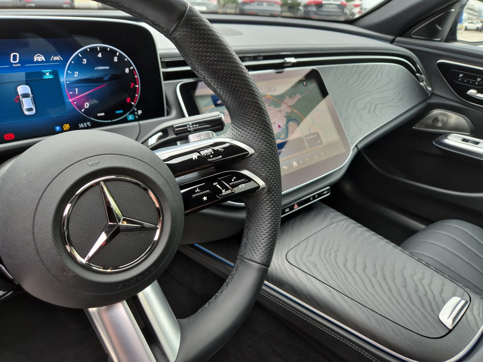 MERCEDES-BENZ E 200 9G-Tronic 4Matic-image-10