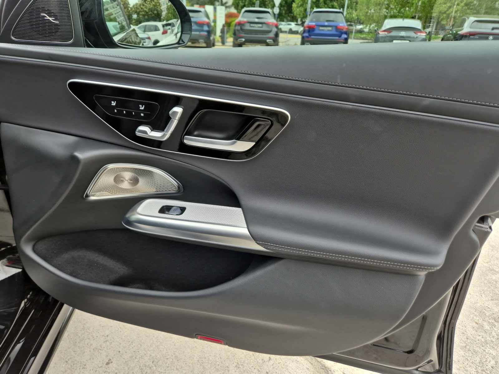 MERCEDES-BENZ E 200 9G-Tronic 4Matic-image-15