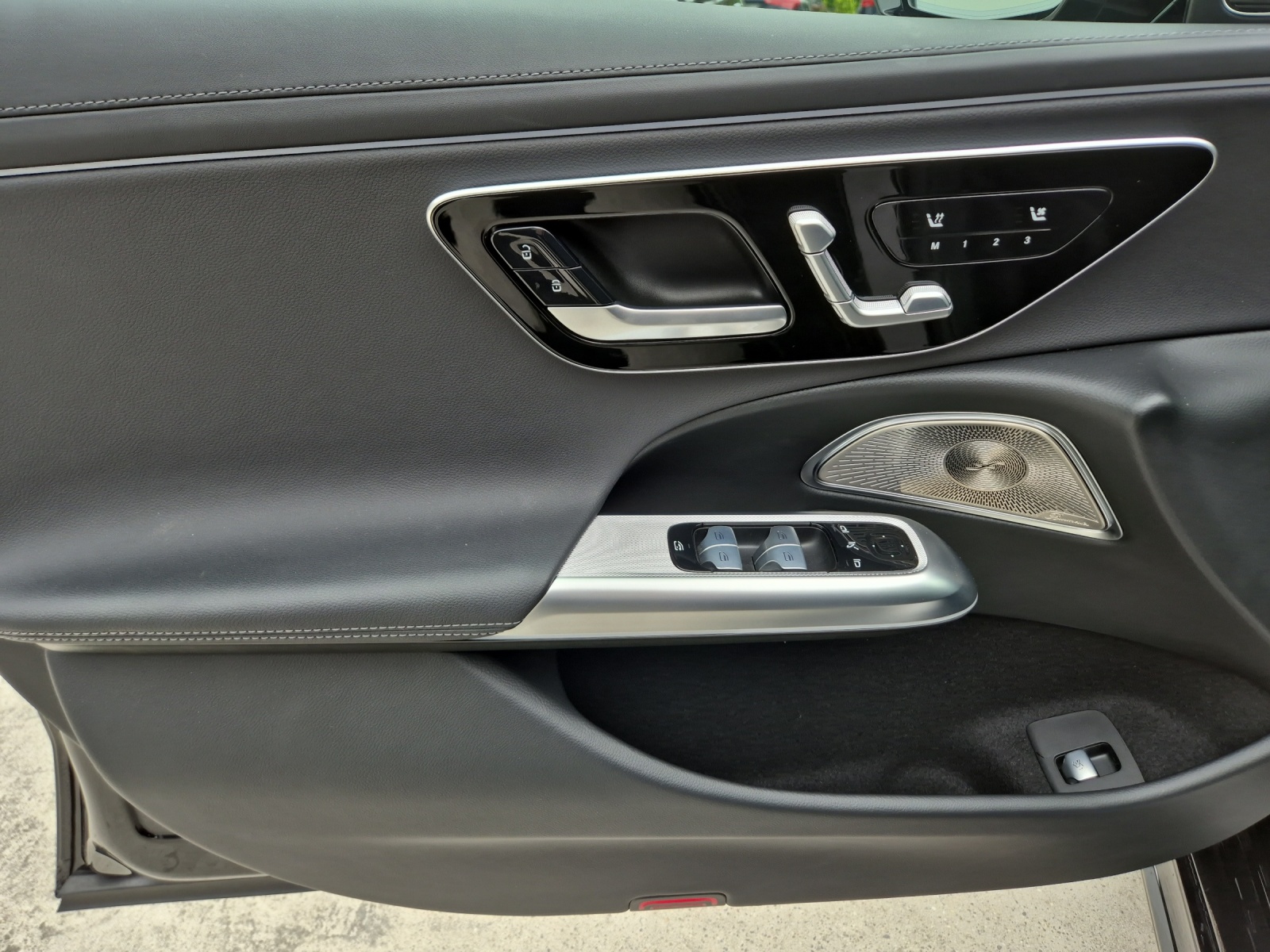 MERCEDES-BENZ E 200 9G-Tronic 4Matic-image-16