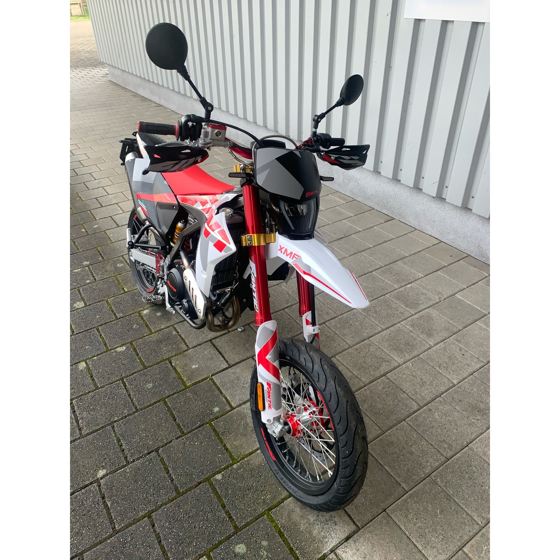 FANTIC XMF 125 Motard Competition-image-6