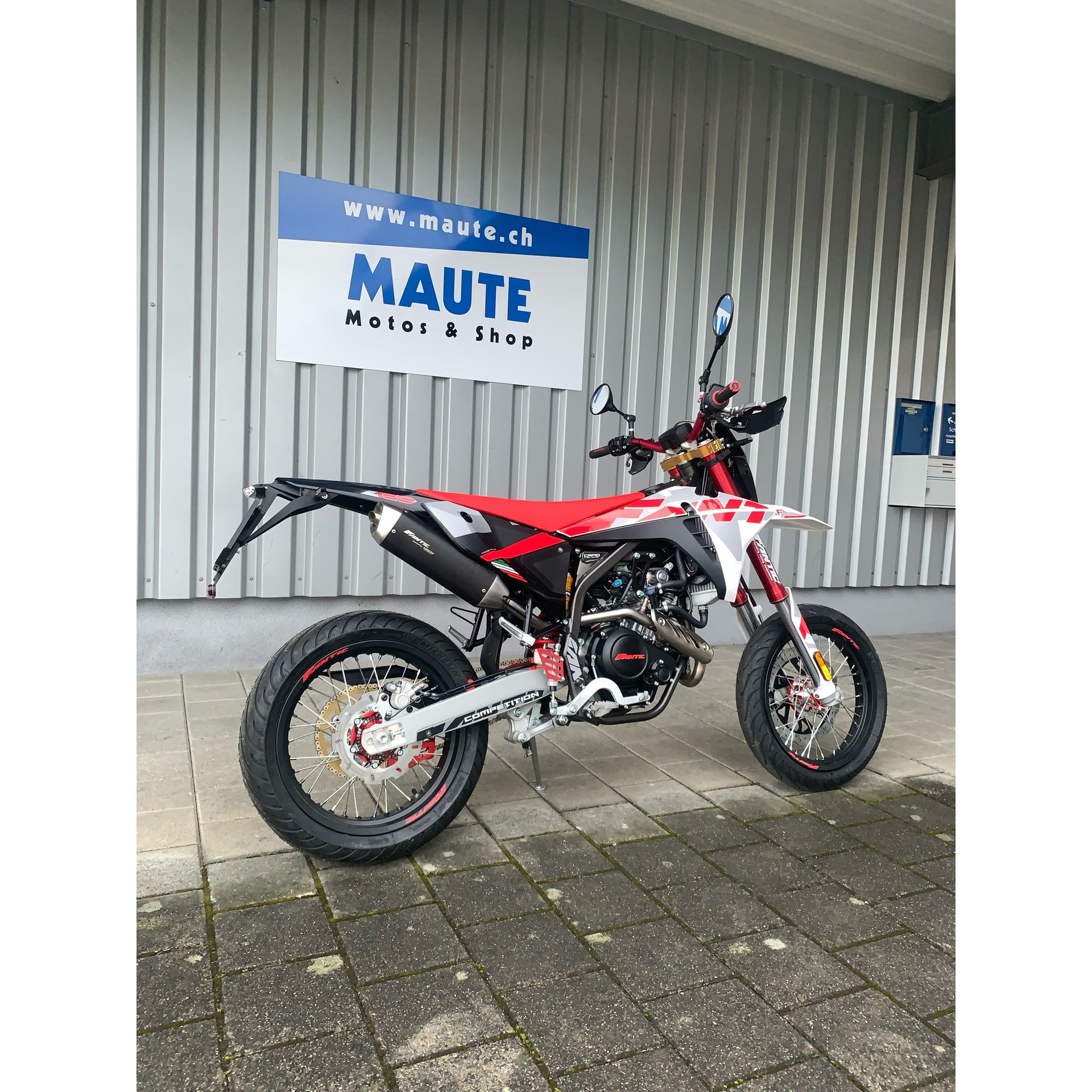 FANTIC XMF 125 Motard Competition-image-1