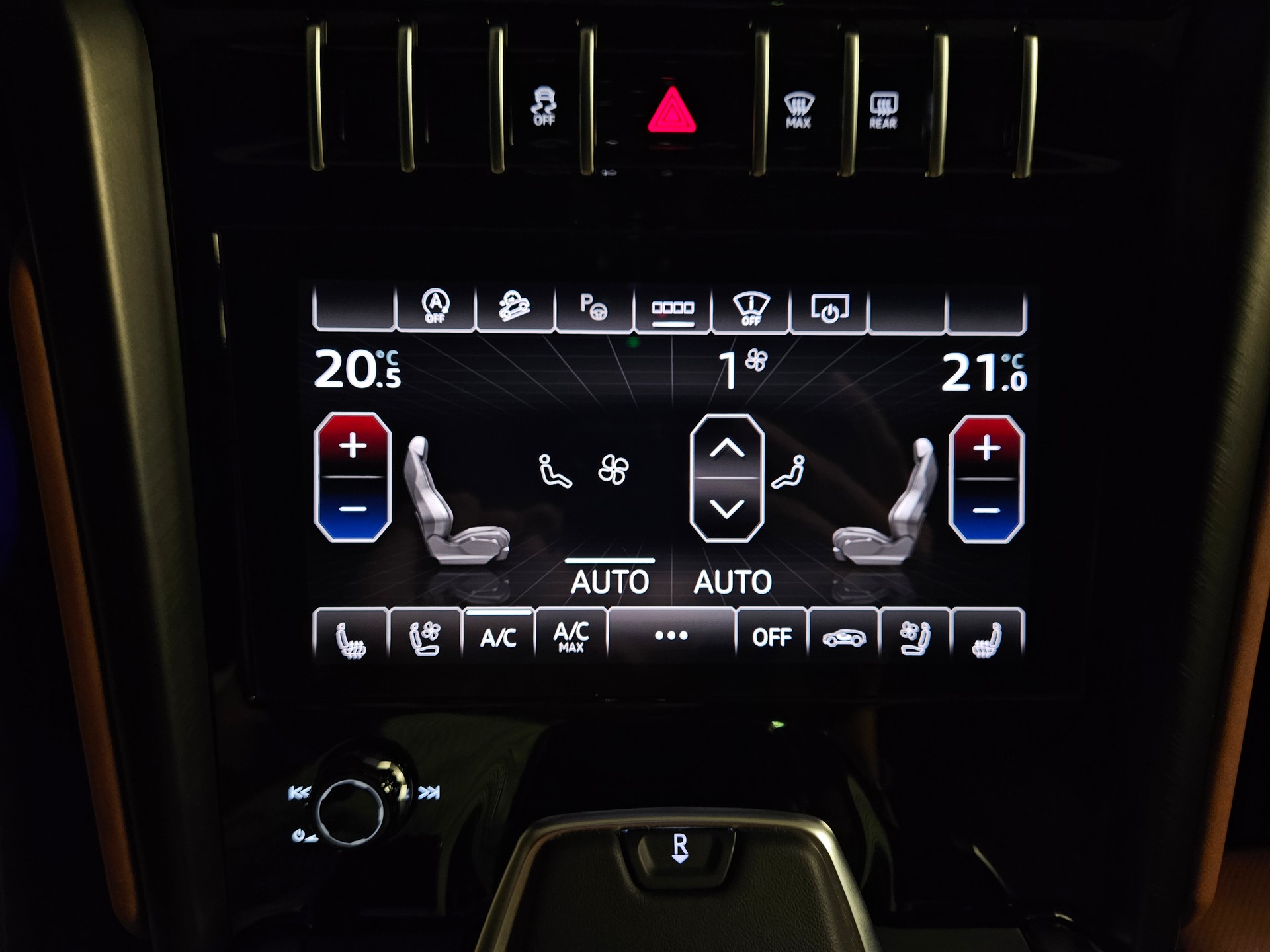LAMBORGHINI URUS E-Gear 636 S 60 anniversario-image-13