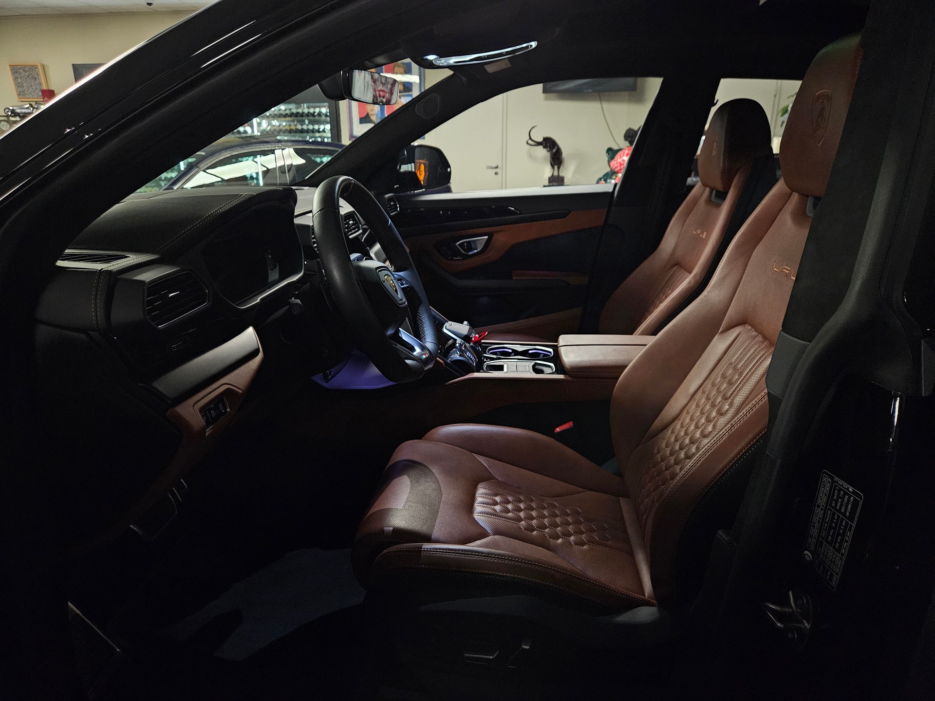 LAMBORGHINI URUS E-Gear 636 S 60 anniversario-image-7