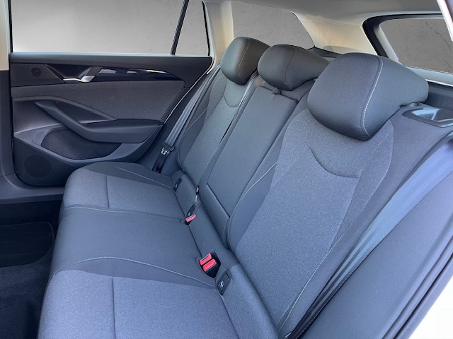VW Passat Variant 1.5 eTSI evo2 Basis DSG-image-15