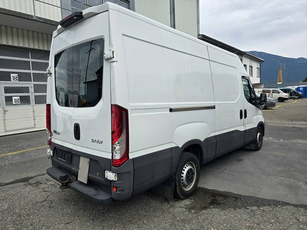 IVECO 35 S 18 V-image-4