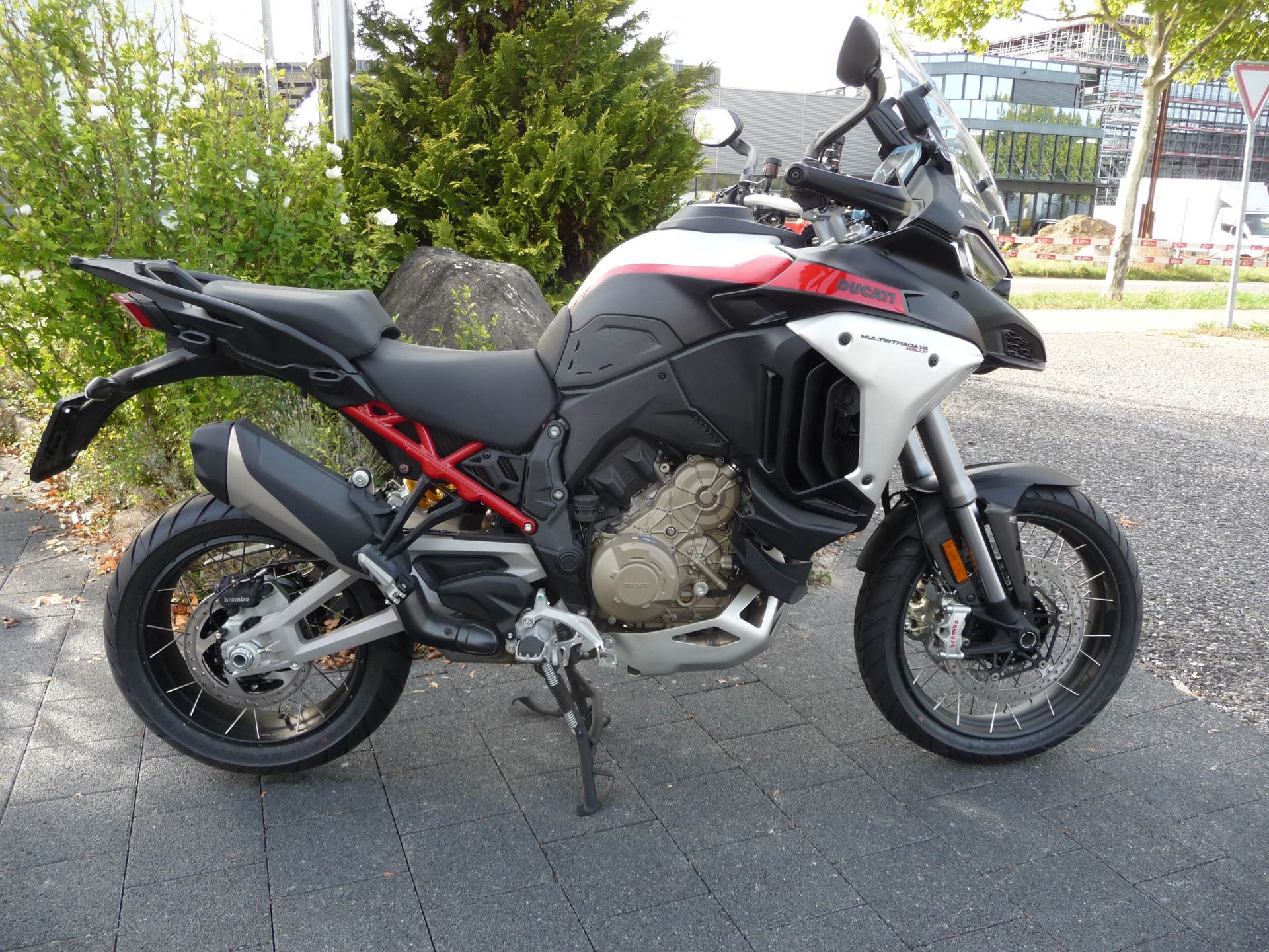 DUCATI Multistrada V4 Rally Radar