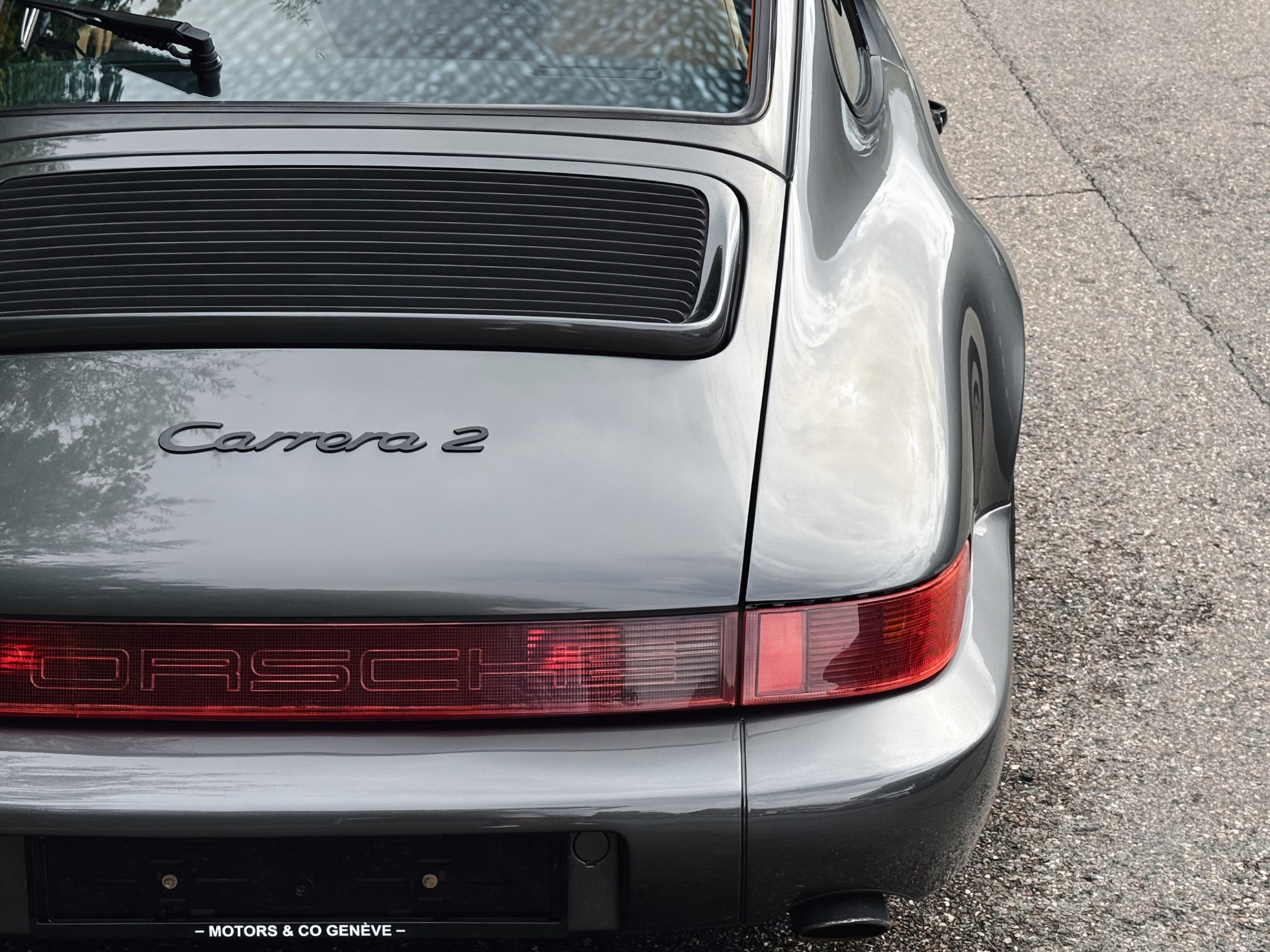 PORSCHE 911 Carrera 2-image-9