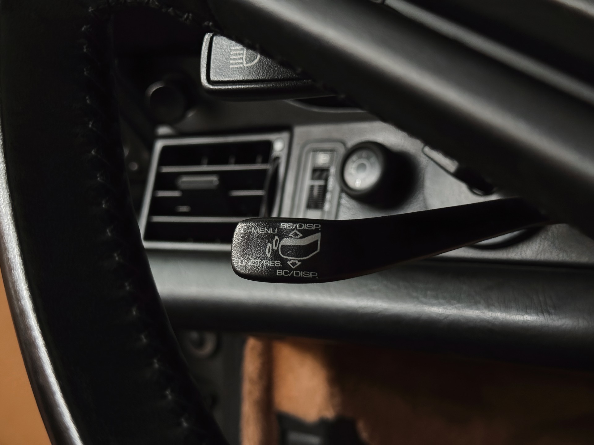 PORSCHE 911 Carrera 2-image-23