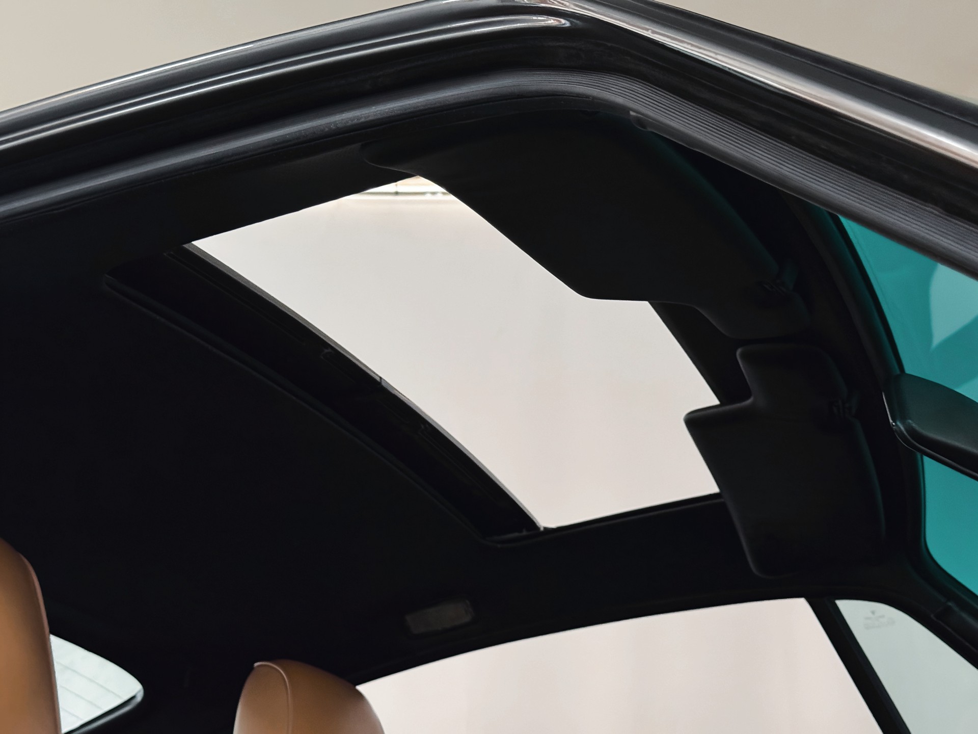 PORSCHE 911 Carrera 2-image-20