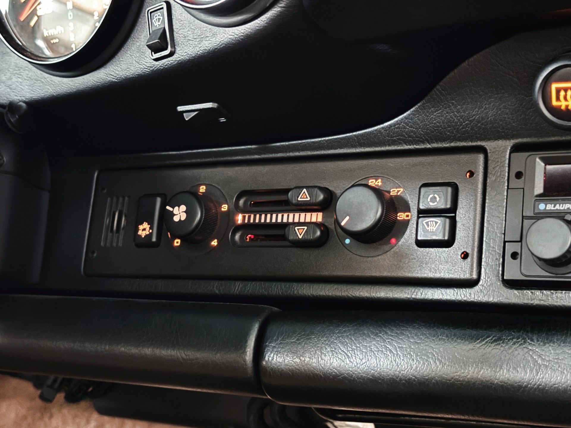 PORSCHE 911 Carrera 2-image-24