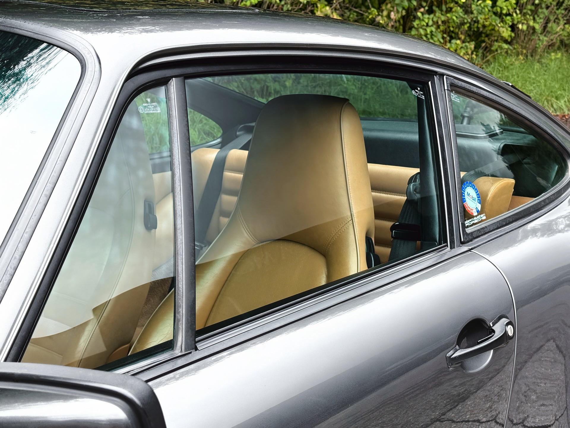 PORSCHE 911 Carrera 2-image-29