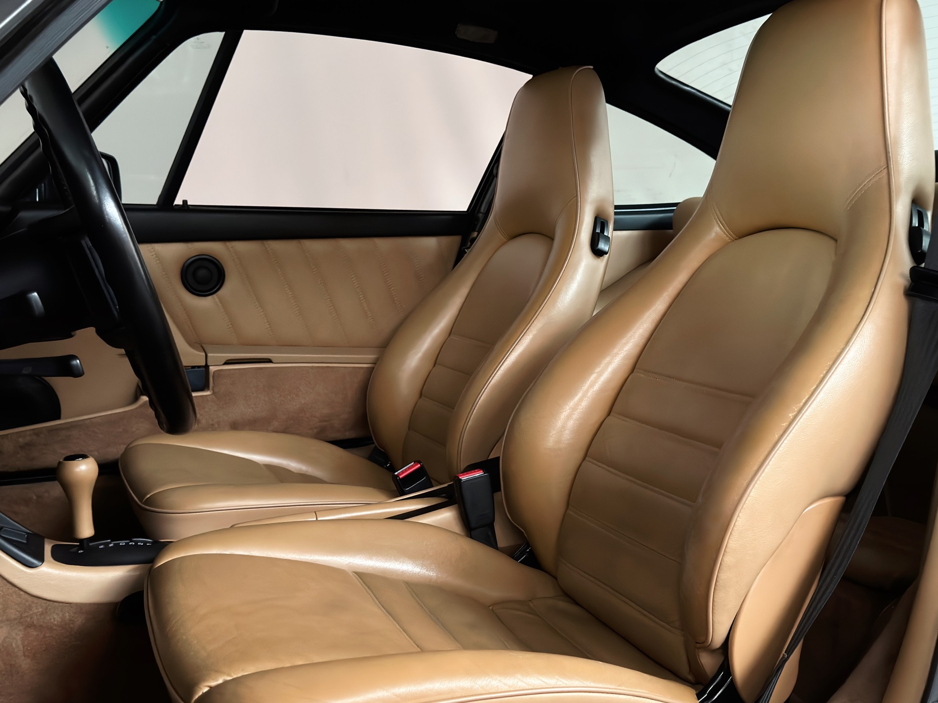 PORSCHE 911 Carrera 2-image-13