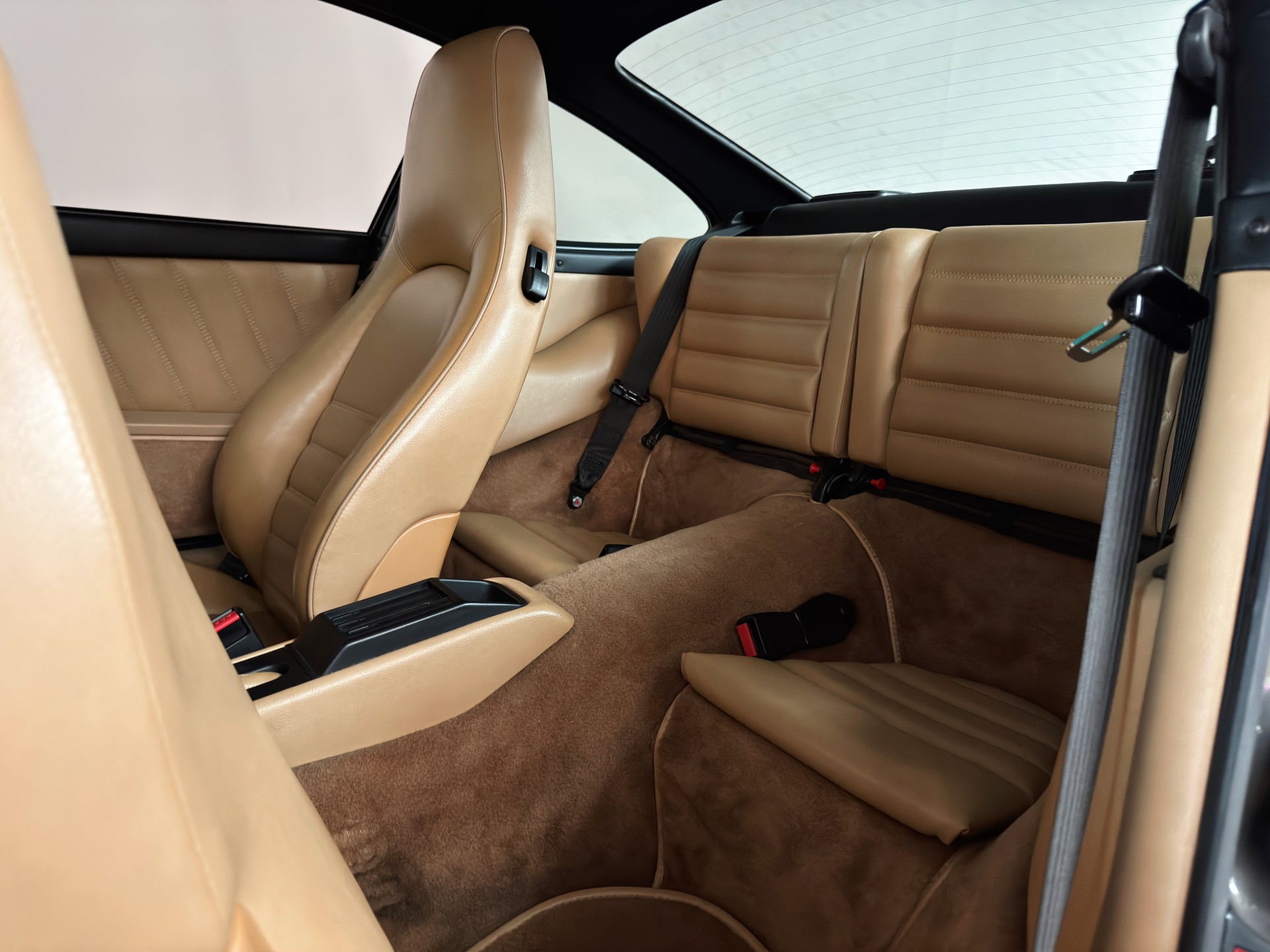 PORSCHE 911 Carrera 2-image-14