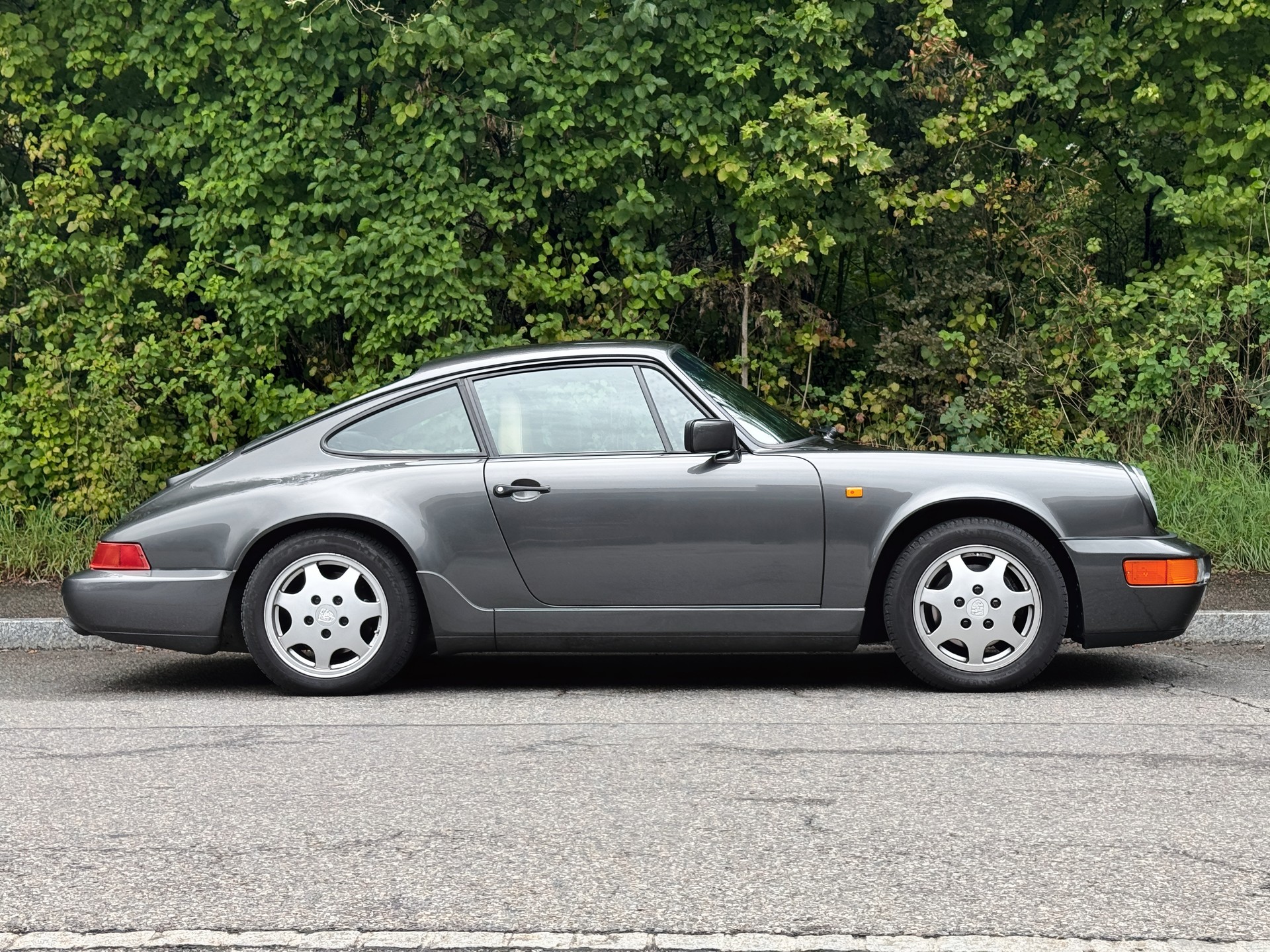 PORSCHE 911 Carrera 2-image-5